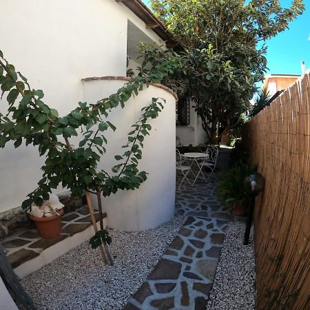 Villa Sari Affitta Camere La Caletta Dış mekan fotoğraf