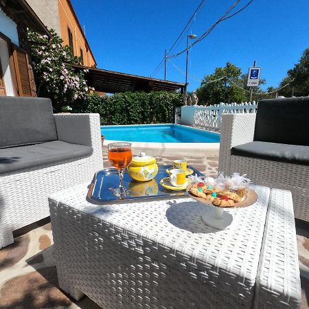 Villa Sari Affitta Camere La Caletta Dış mekan fotoğraf